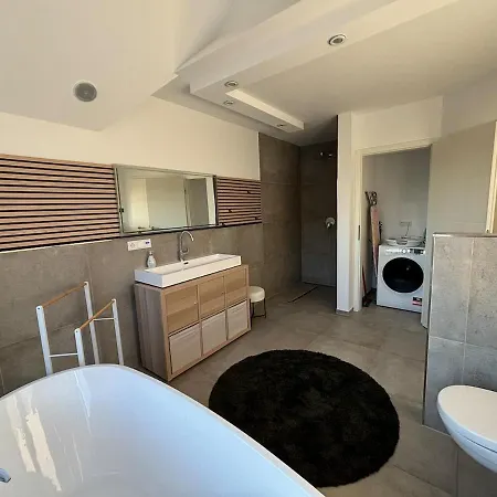 Ruhige Maisonette Im Grünen