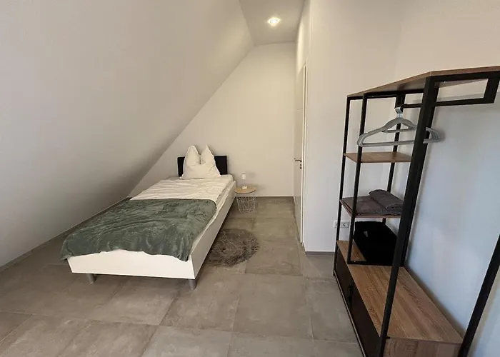 Ruhige Maisonette Im Gruenen