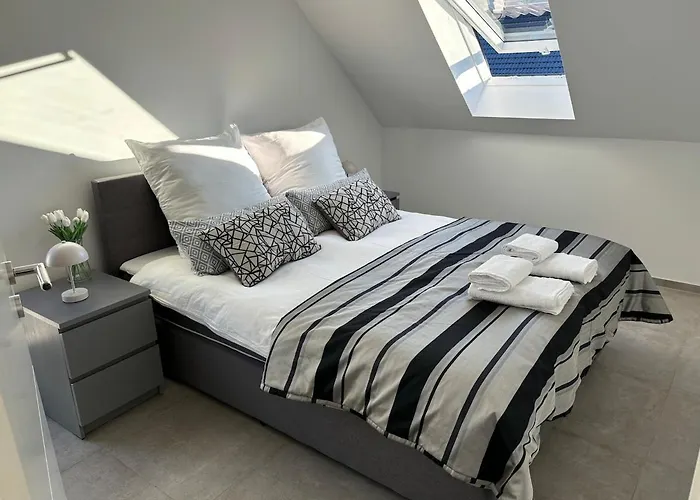 Ruhige Maisonette Im Gruenen