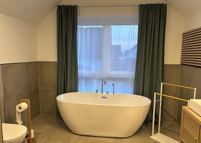 Ruhige Maisonette Im Gruenen *